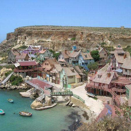 Seafront Apartment With Pool St. Paul's Bay Dış mekan fotoğraf
