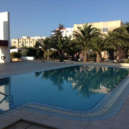 Seafront Apartment With Pool St. Paul's Bay Dış mekan fotoğraf