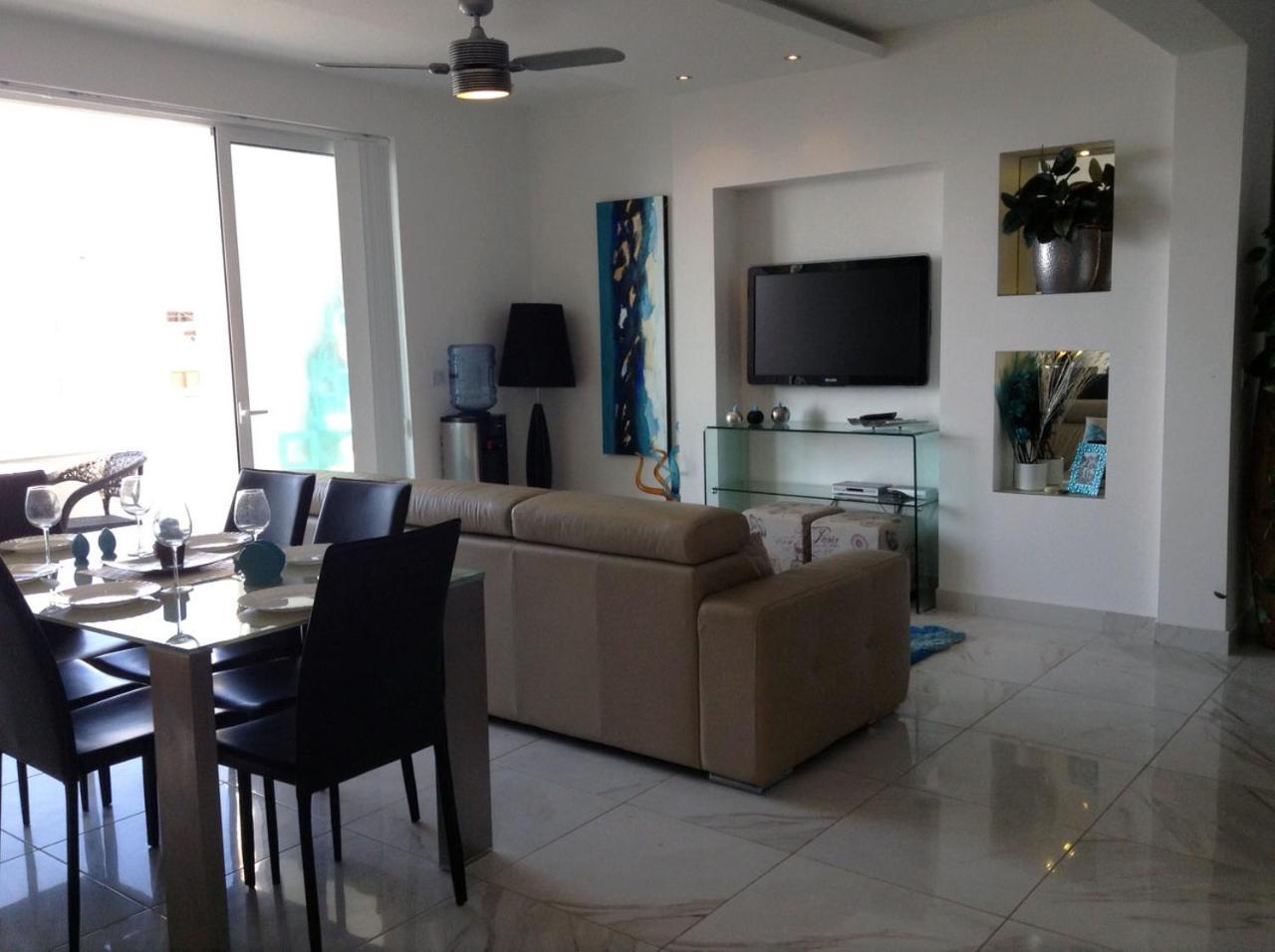 Seafront Apartment With Pool St. Paul's Bay Dış mekan fotoğraf