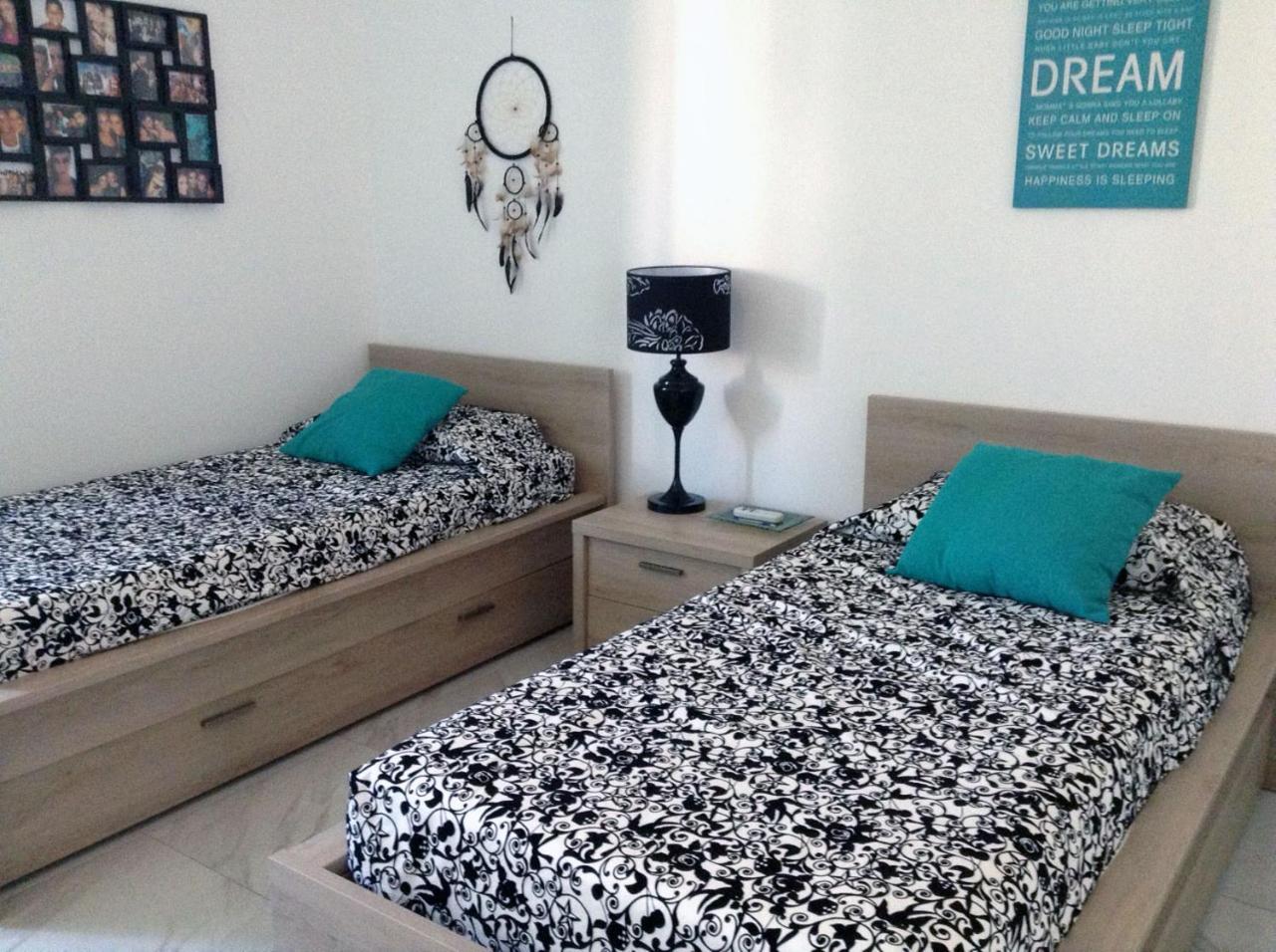 Seafront Apartment With Pool St. Paul's Bay Dış mekan fotoğraf